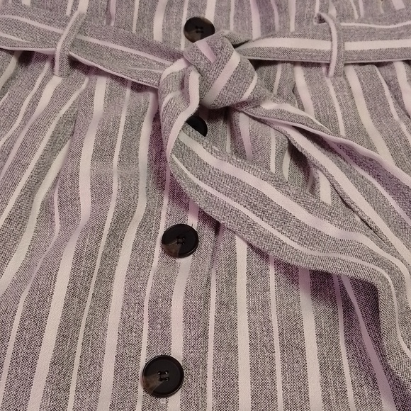 H&M high waisted  mini skirt striped grey white. Size 4.buttons + bow + pockets - Picture 2 of 4